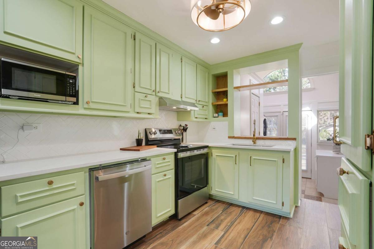 2592 Valley Stream Drive