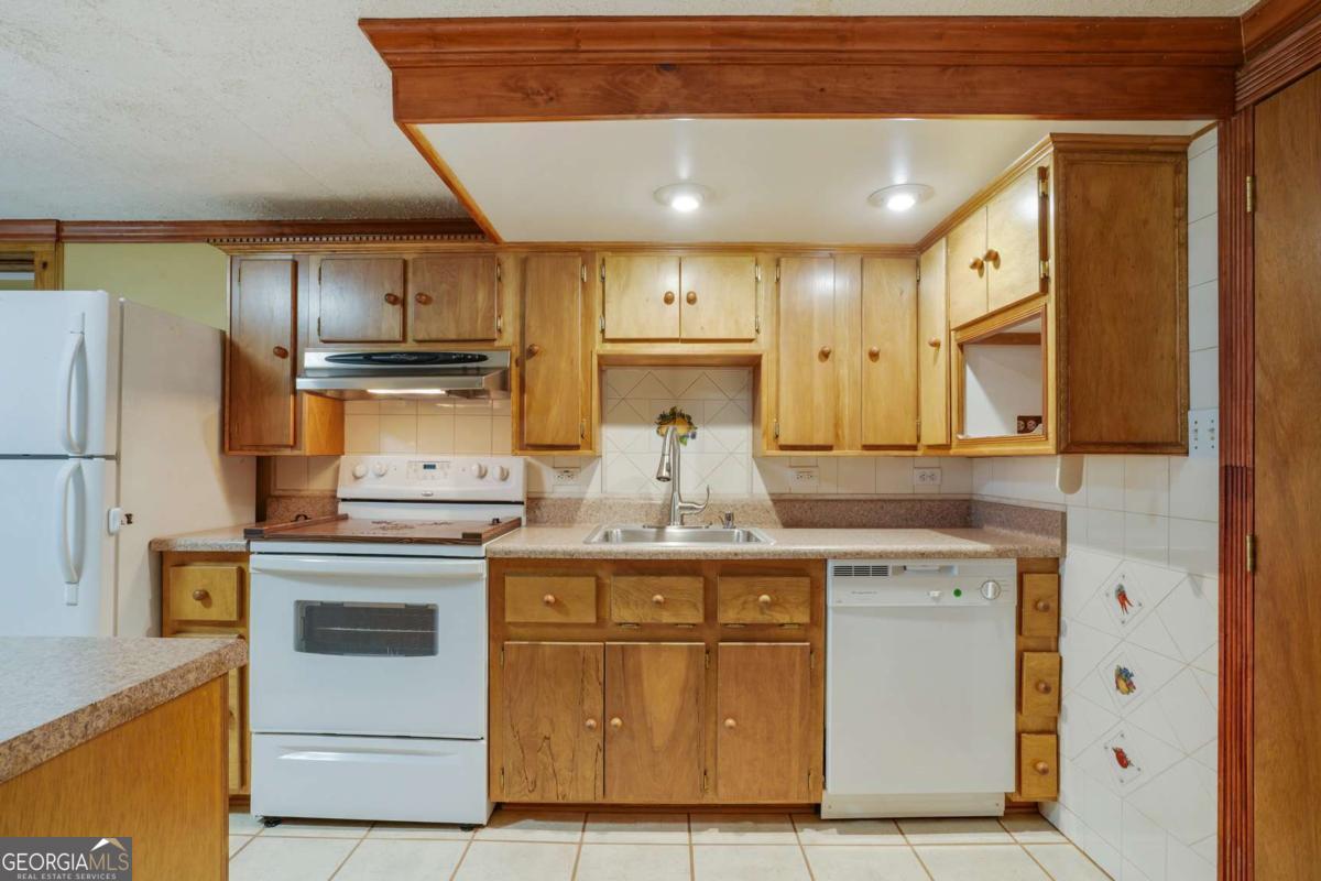 2592 Valley Stream Drive