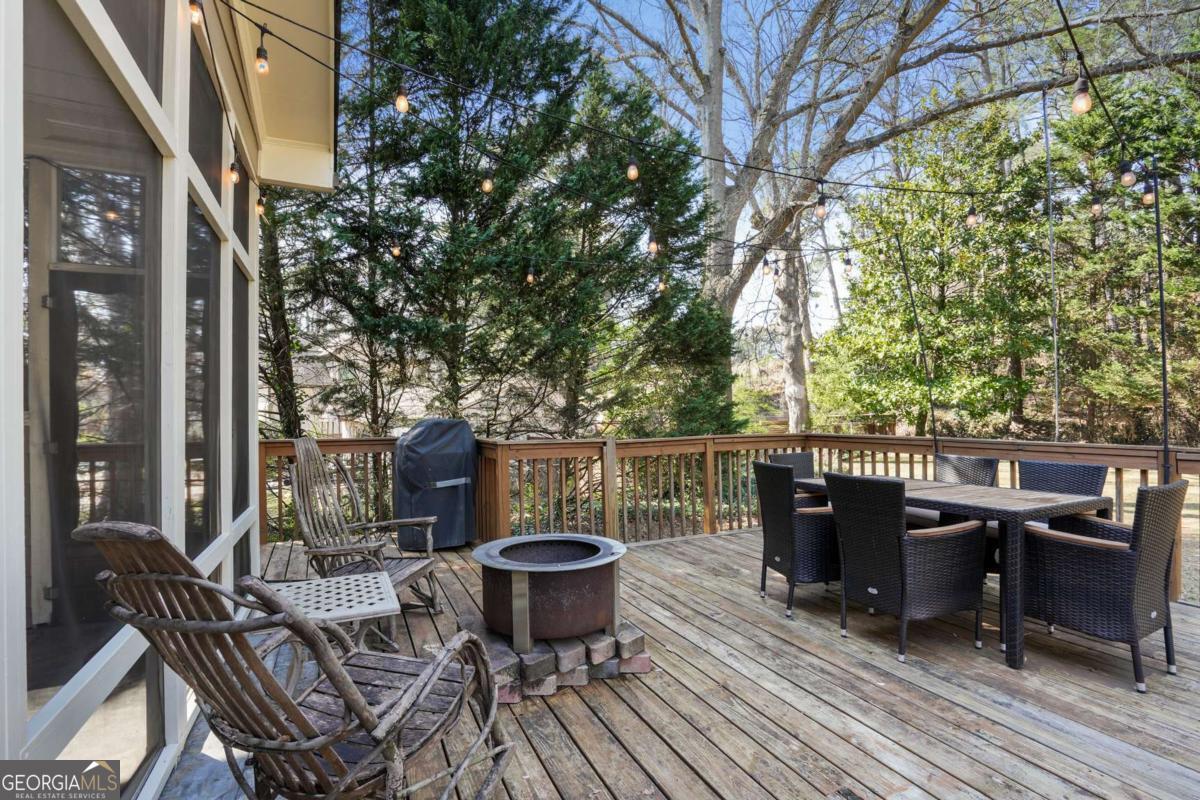 2592 Valley Stream Drive
