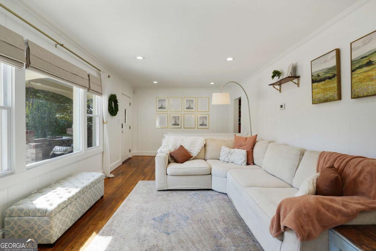 2592 Valley Stream Drive