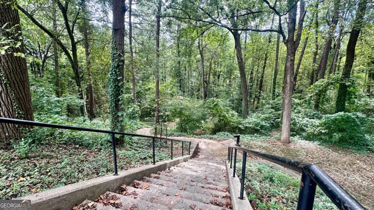 496 Federal Terrace SE