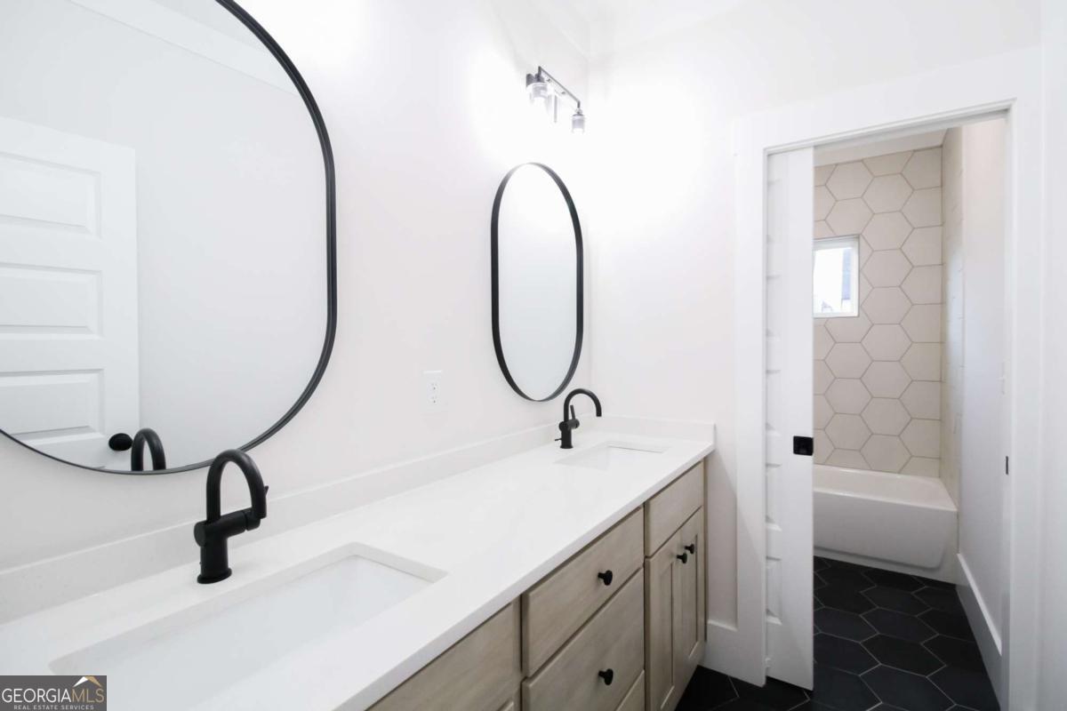 496 Federal Terrace SE