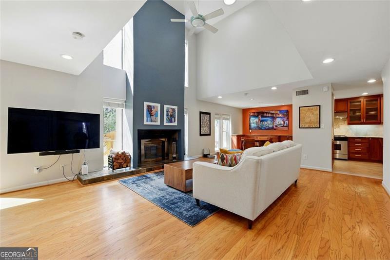 1325 S PONCE DE LEON Avenue NE