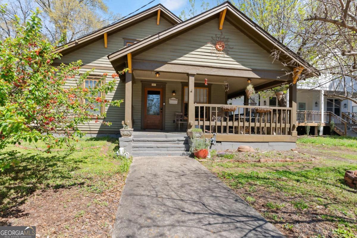 857 Dill Avenue SW