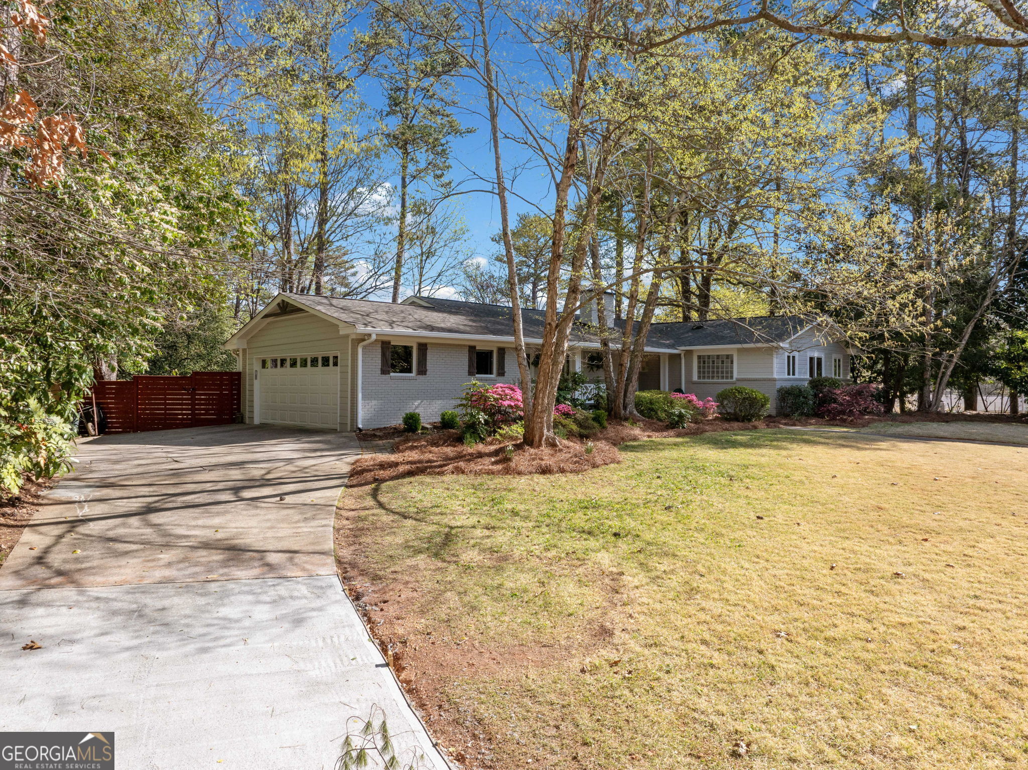 2100 Fairwood Lane NE