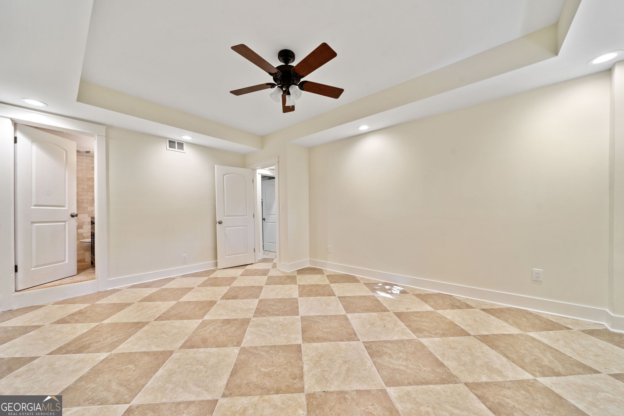 2100 Fairwood Lane NE