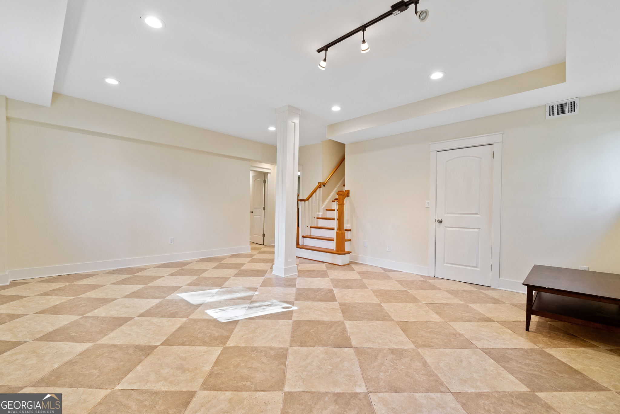 2100 Fairwood Lane NE