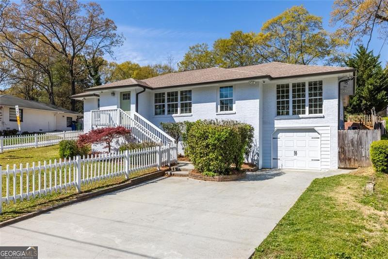 549 BLAKE Avenue