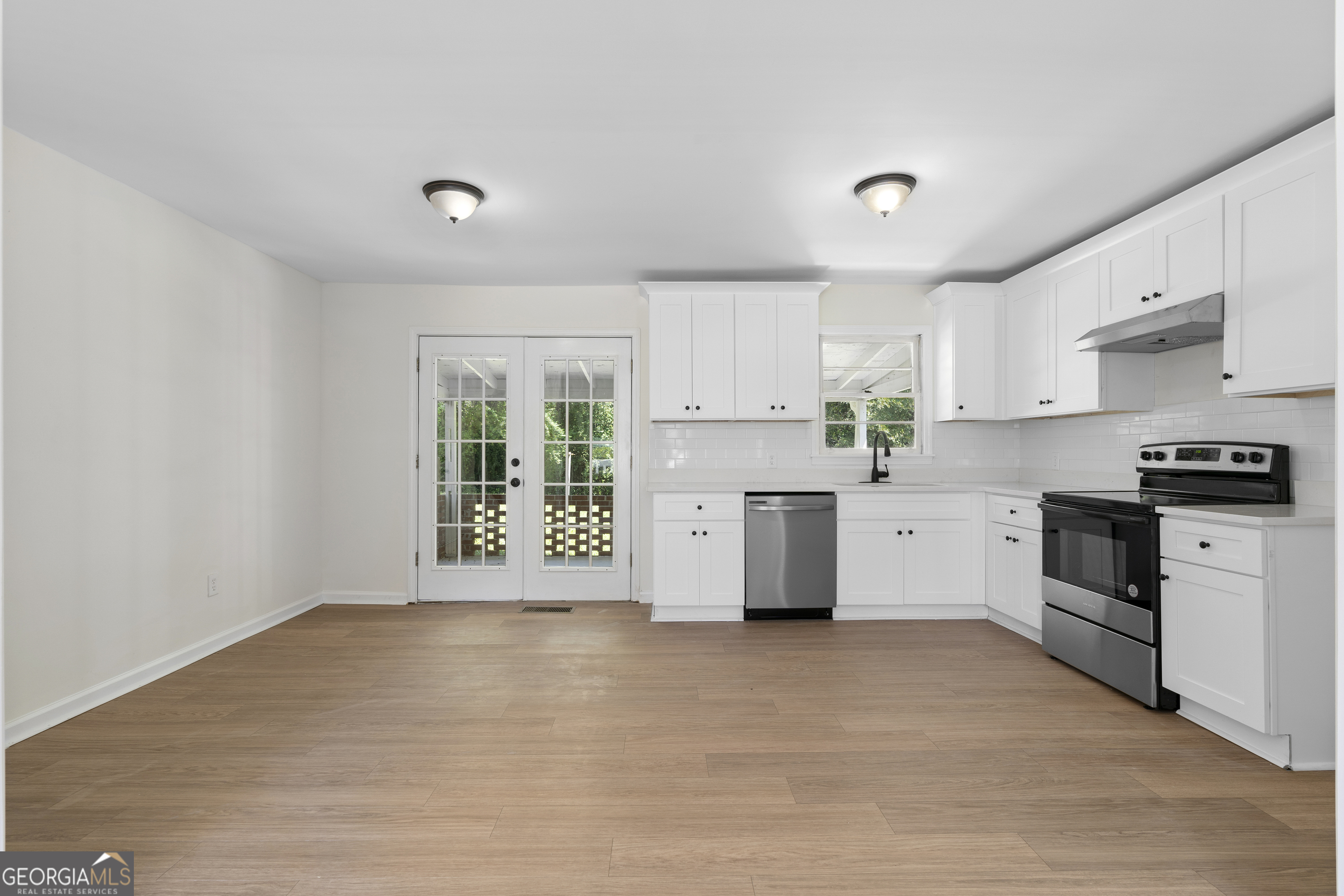 890 Chestnut Drive