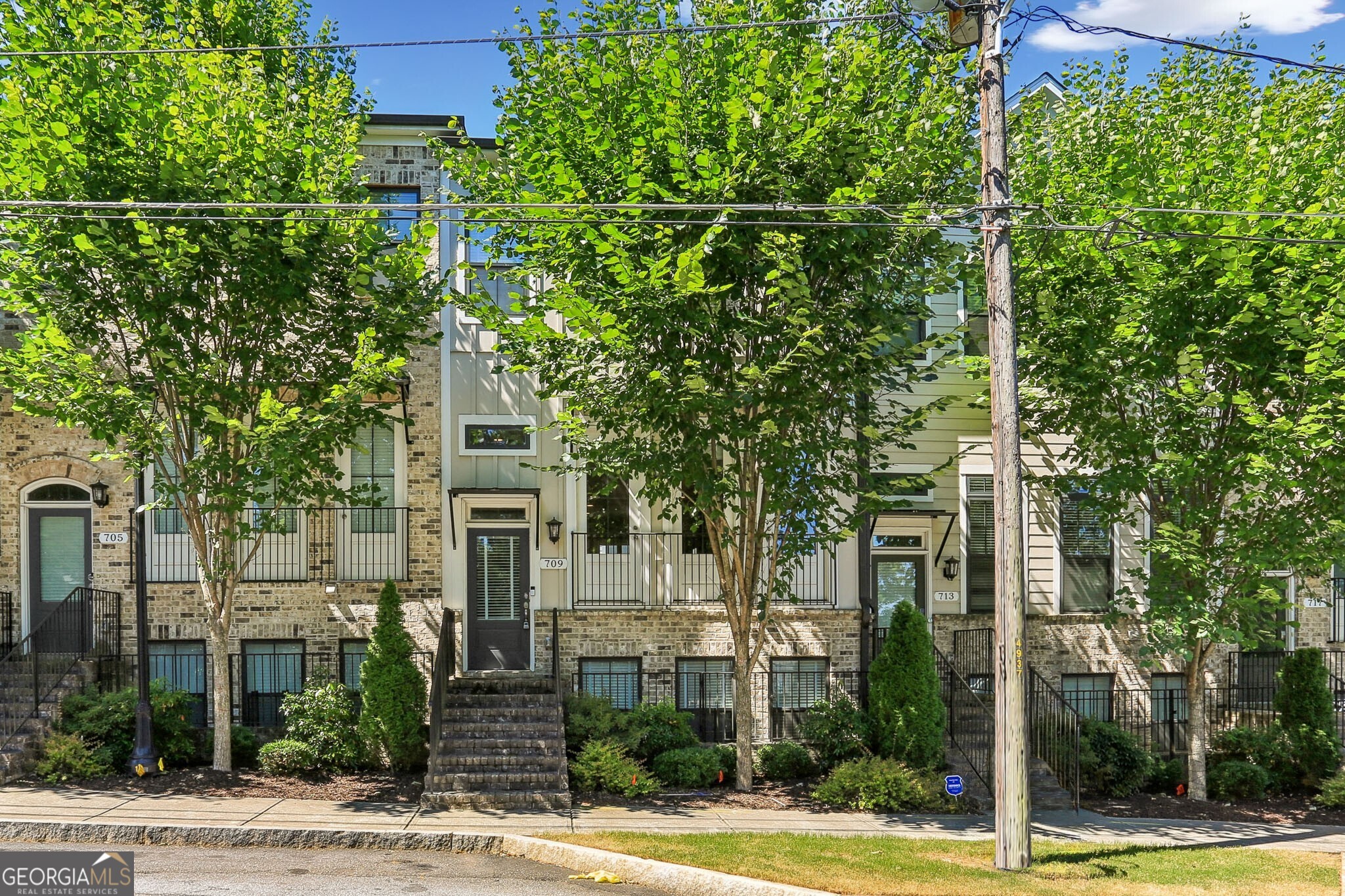 709 Bismark Road NE