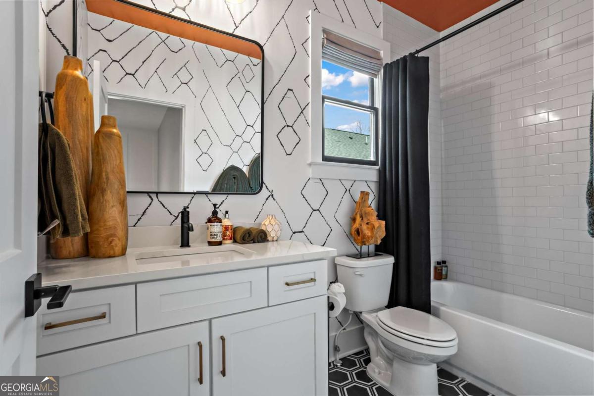 60 Walthall Street NE # B