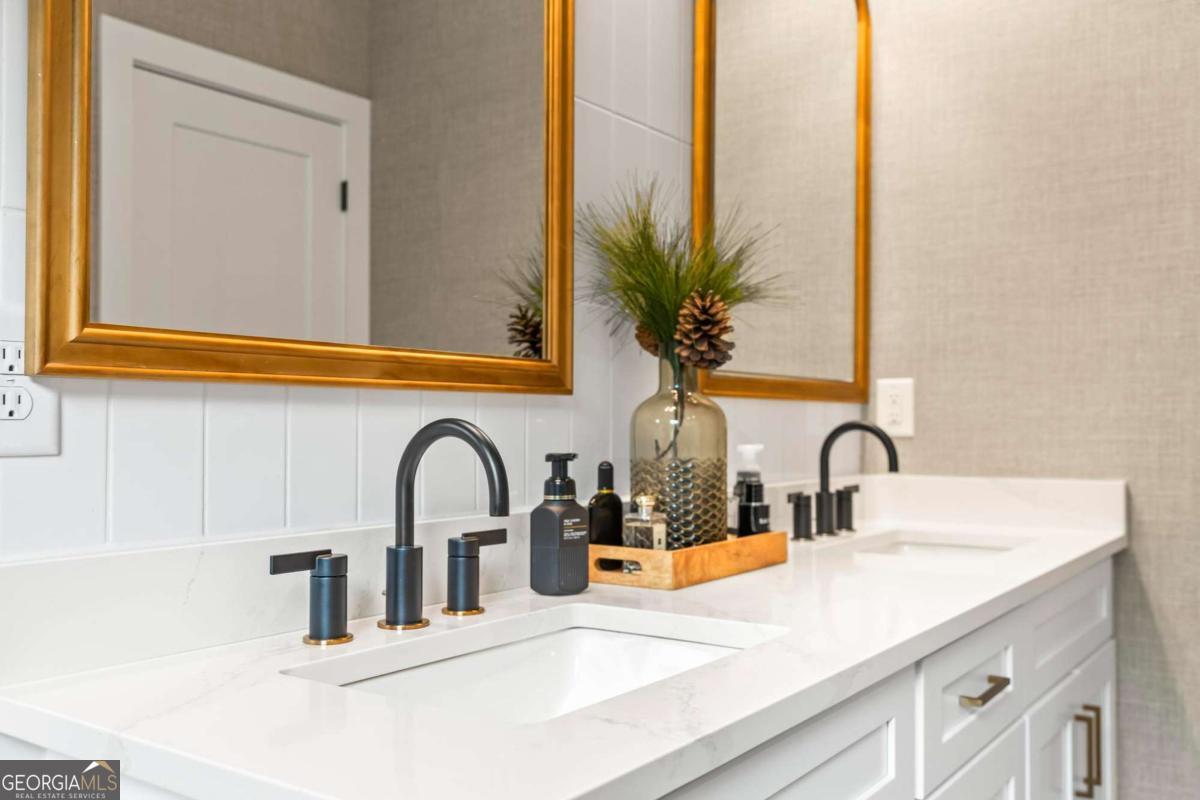 60 Walthall Street NE # B