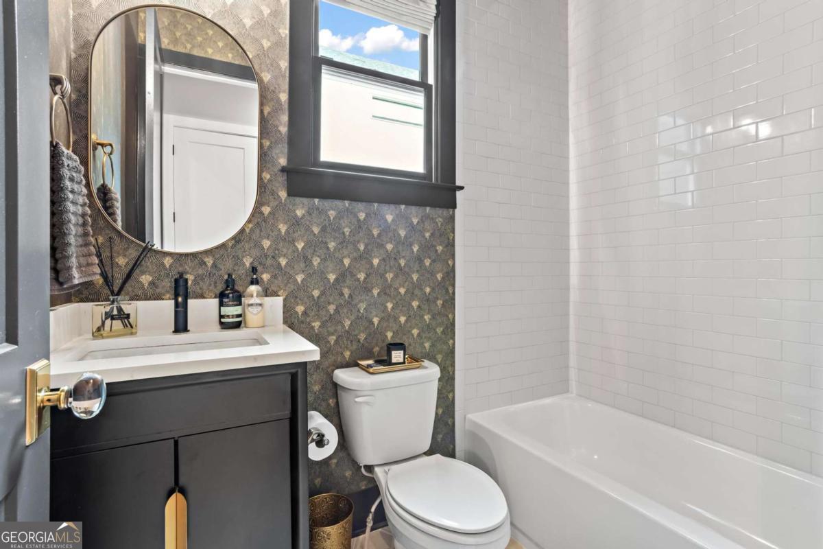 60 Walthall Street NE # B