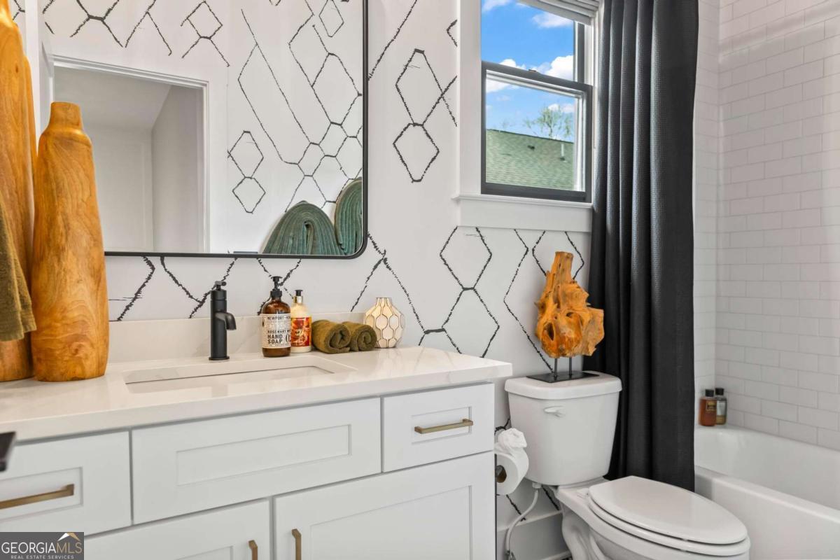 60 Walthall Street NE # B