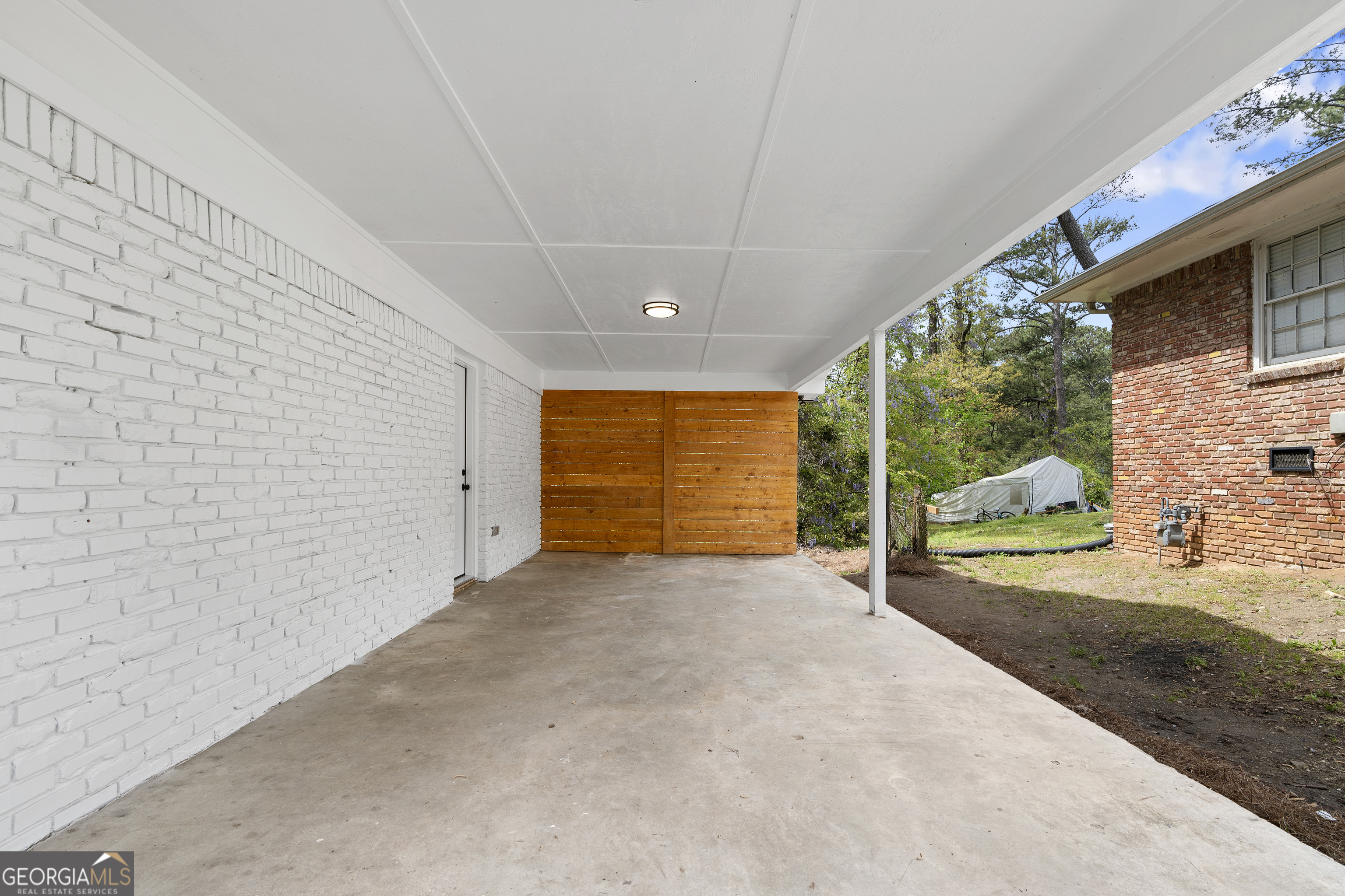 2405 Clifton Springs Road