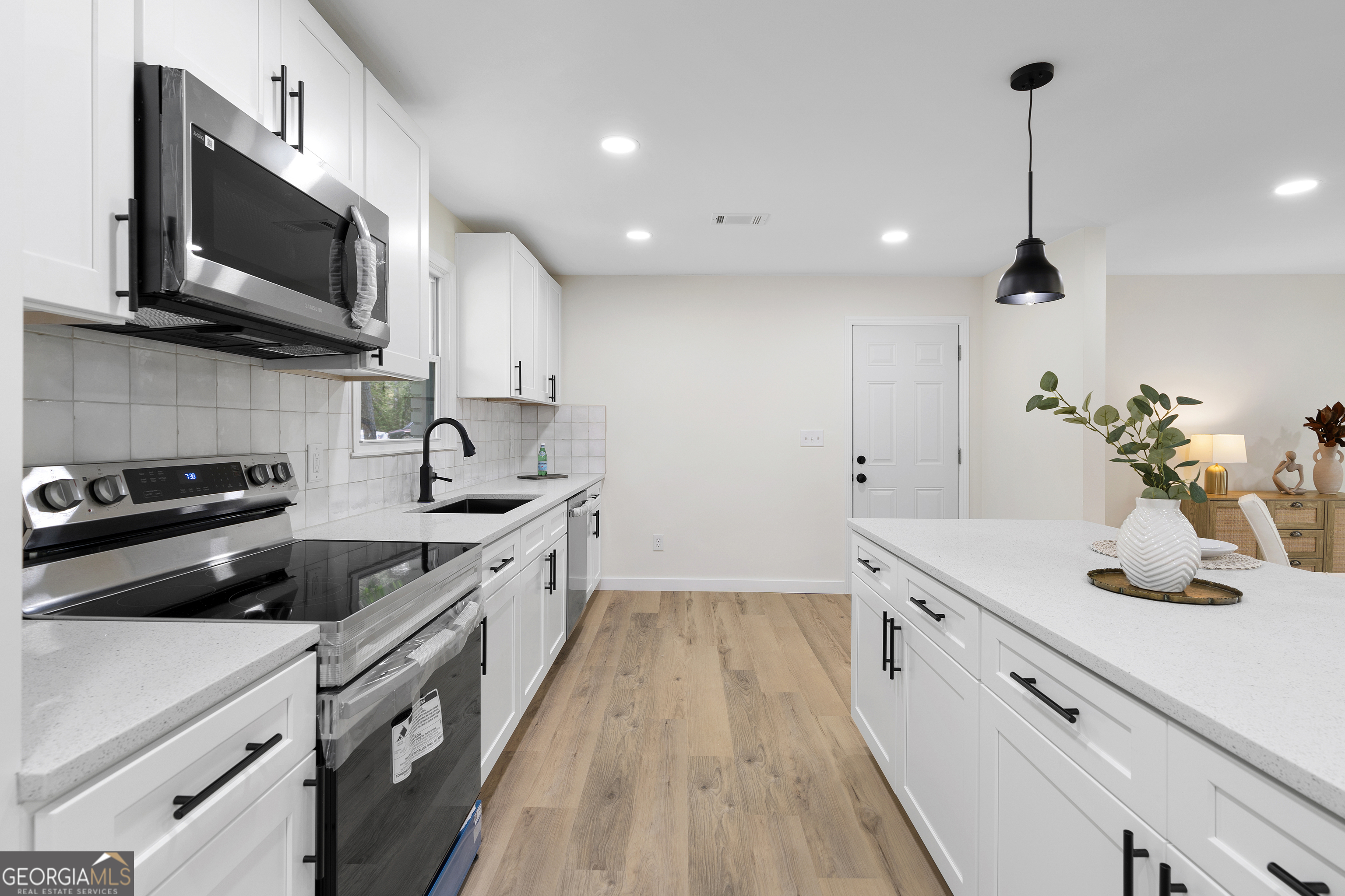 2405 Clifton Springs Road