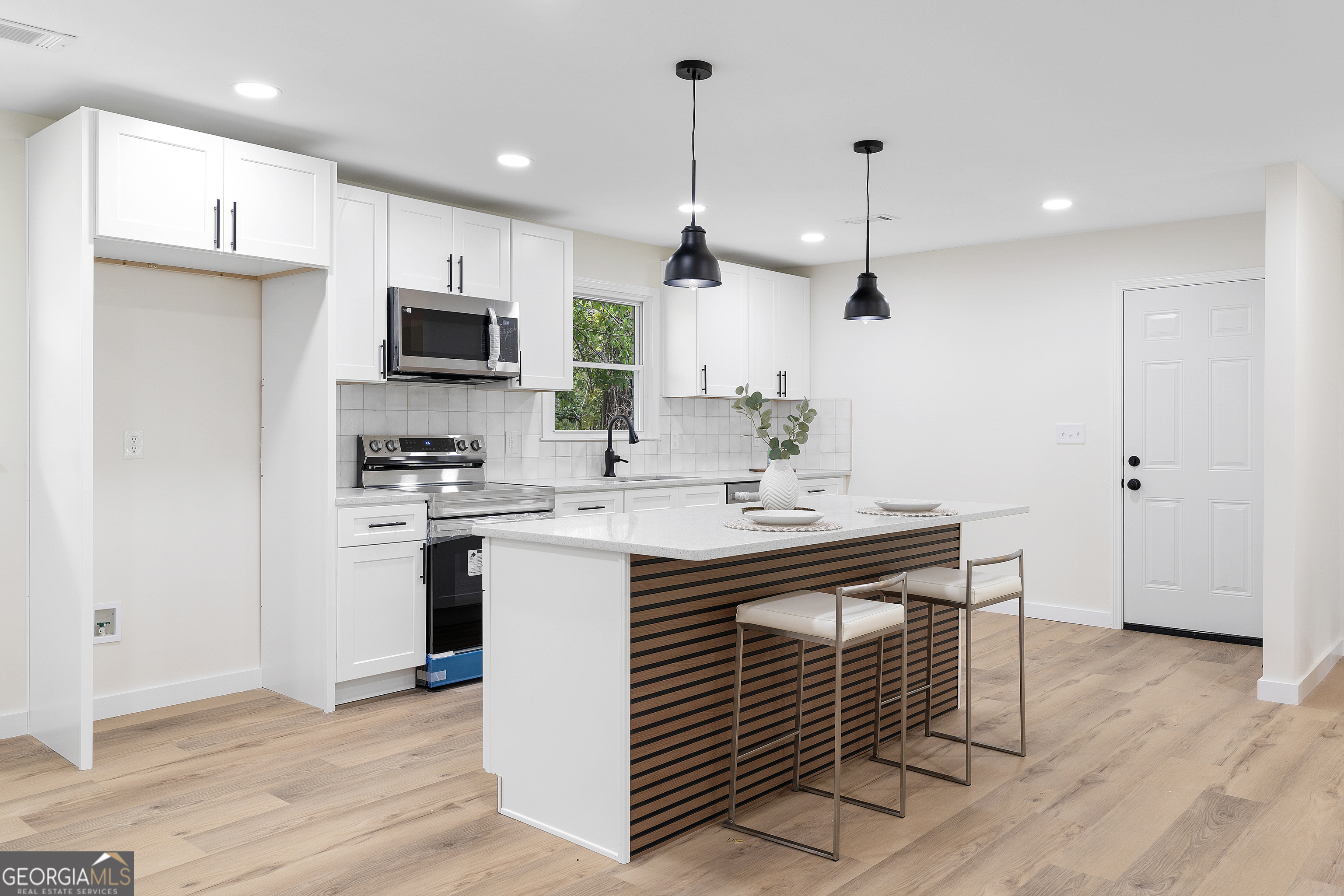 2405 Clifton Springs Road