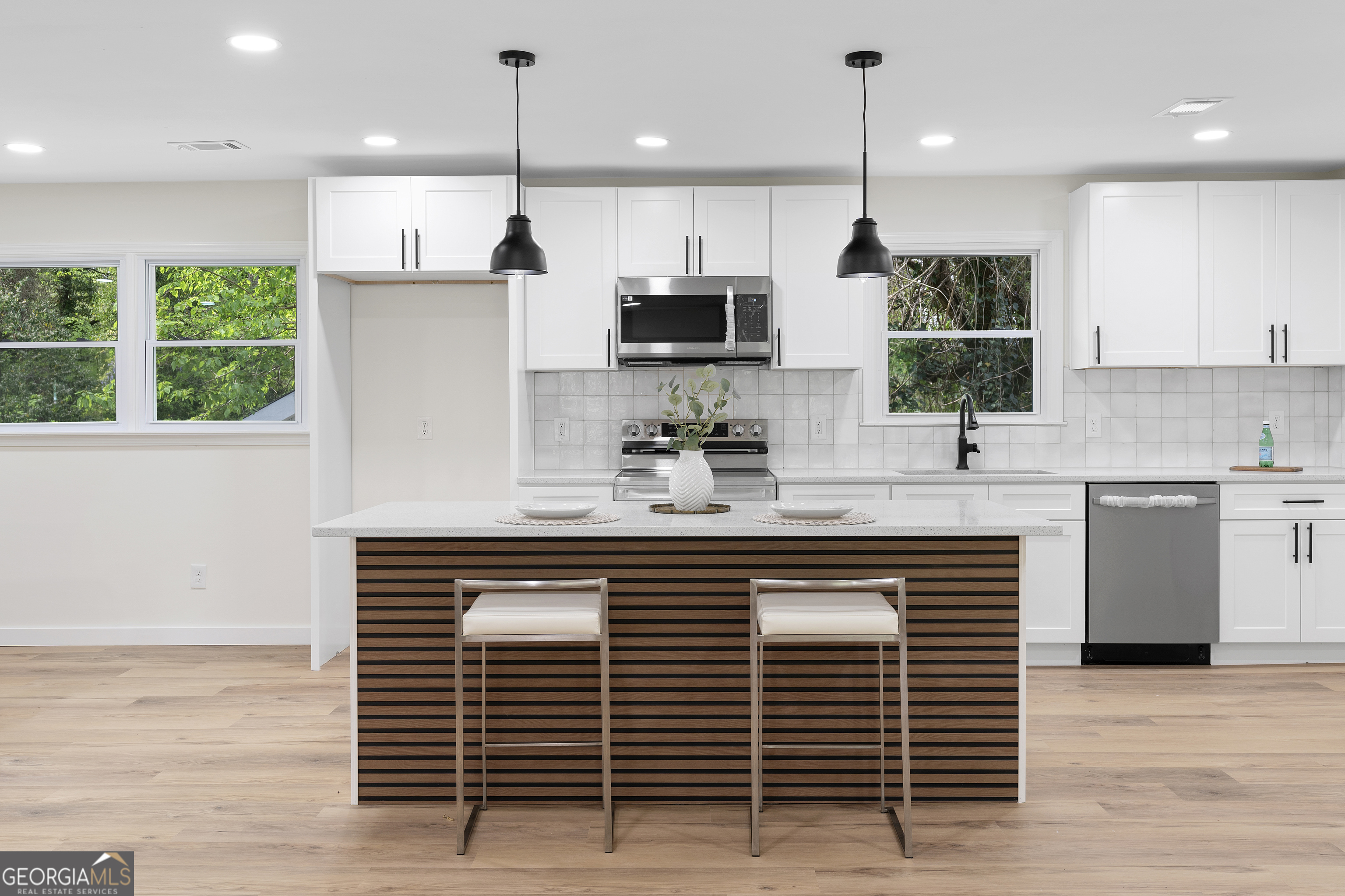 2405 Clifton Springs Road