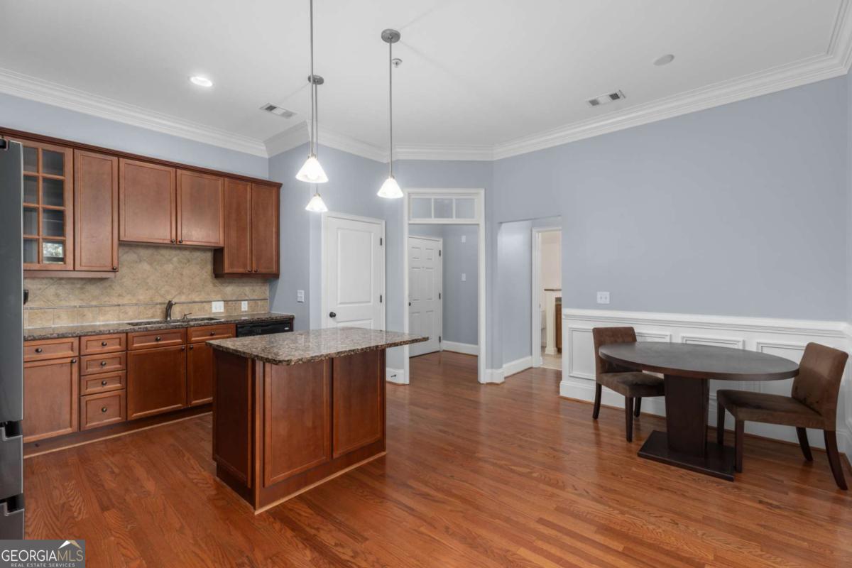 11 Perimeter Center E # 1404