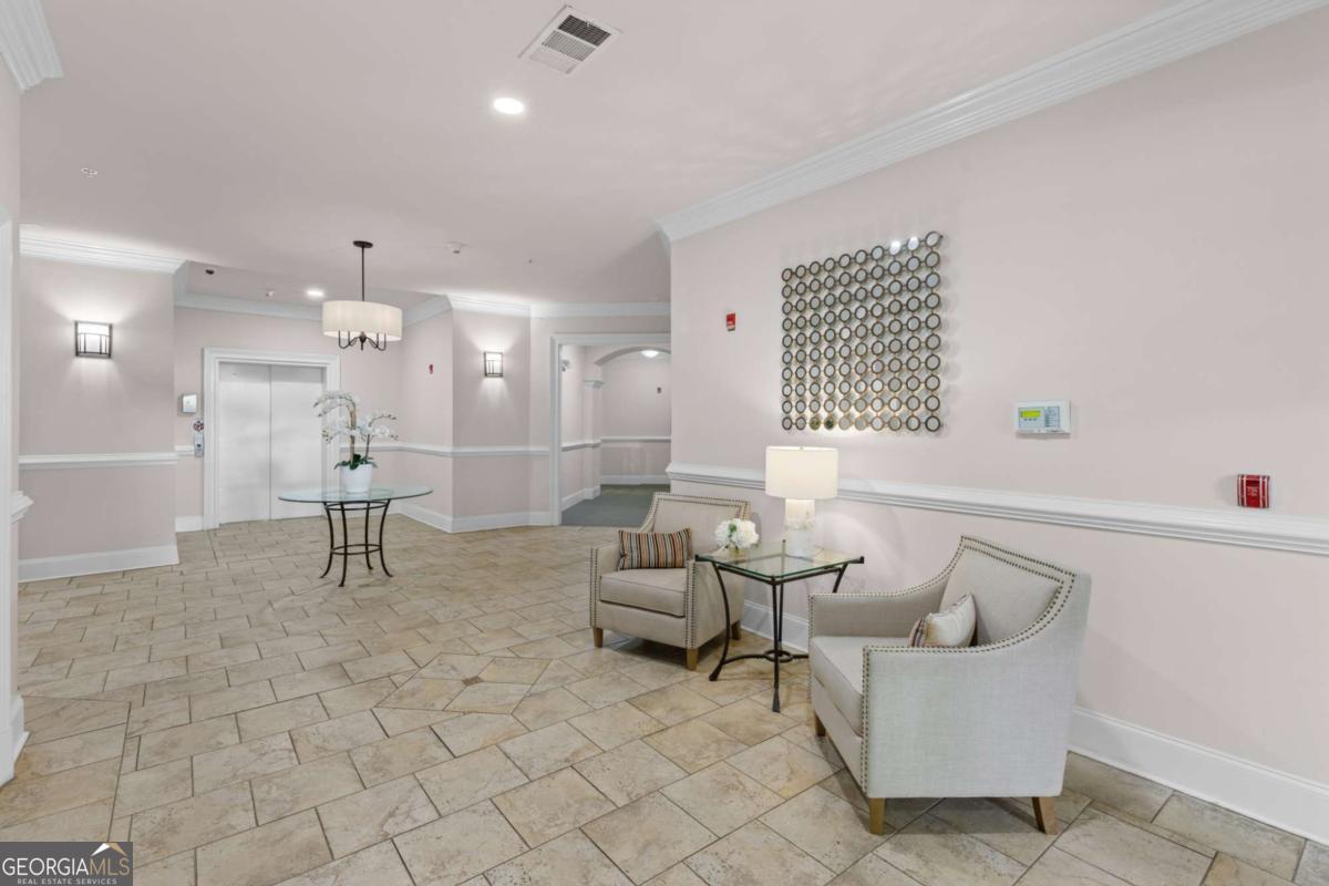 11 Perimeter Center E # 1404