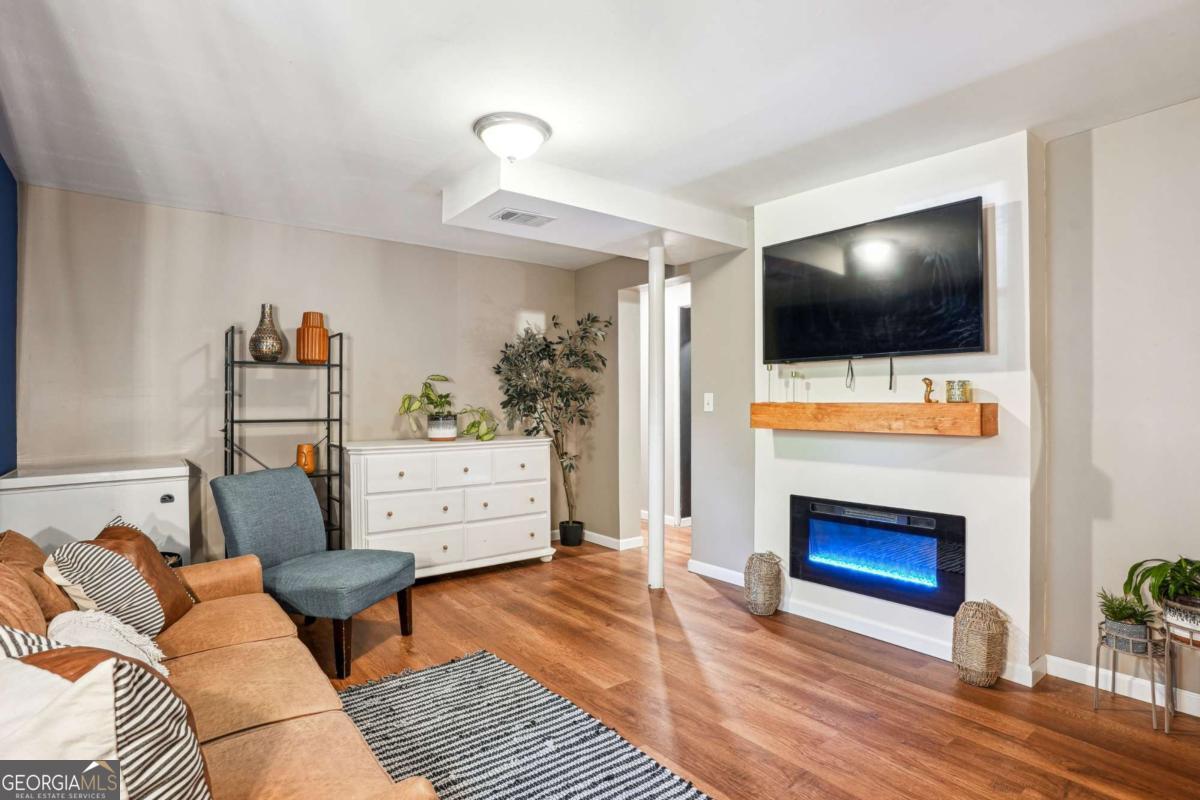 877 Lee Andrews Avenue SE