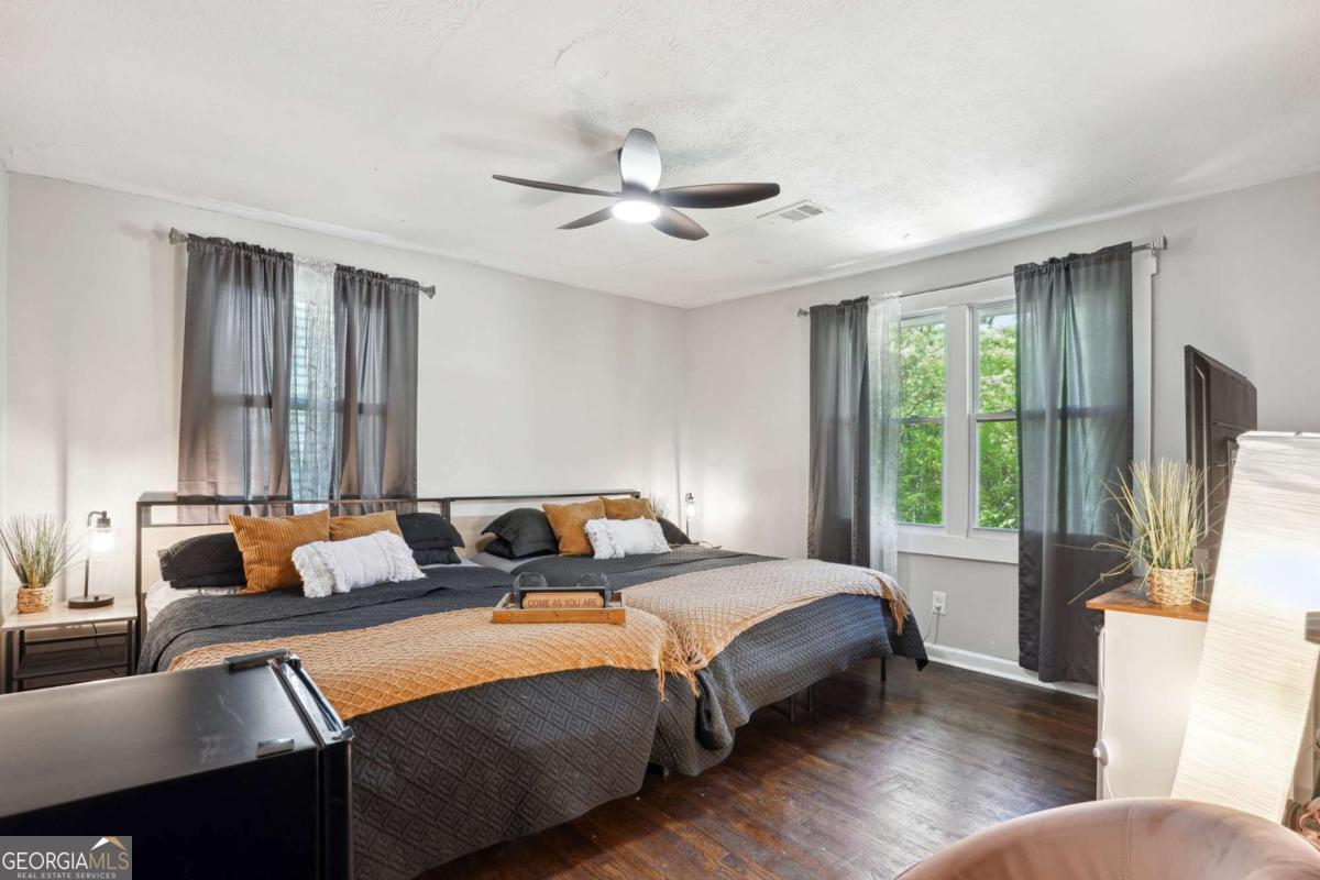 877 Lee Andrews Avenue SE