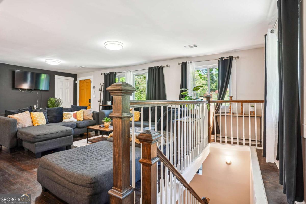 877 Lee Andrews Avenue SE