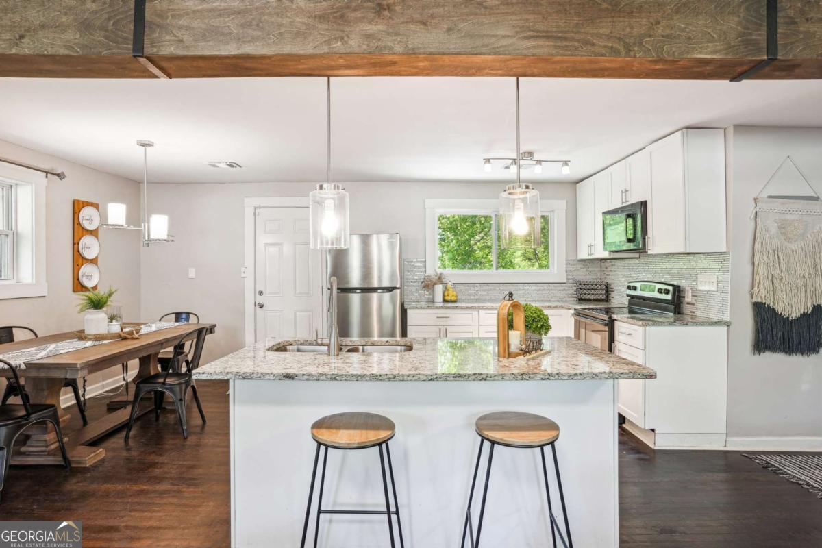 877 Lee Andrews Avenue SE