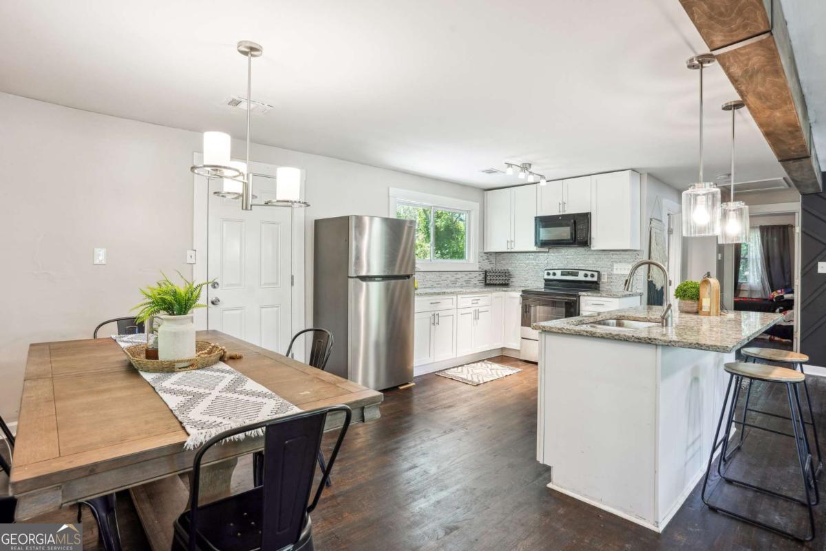 877 Lee Andrews Avenue SE