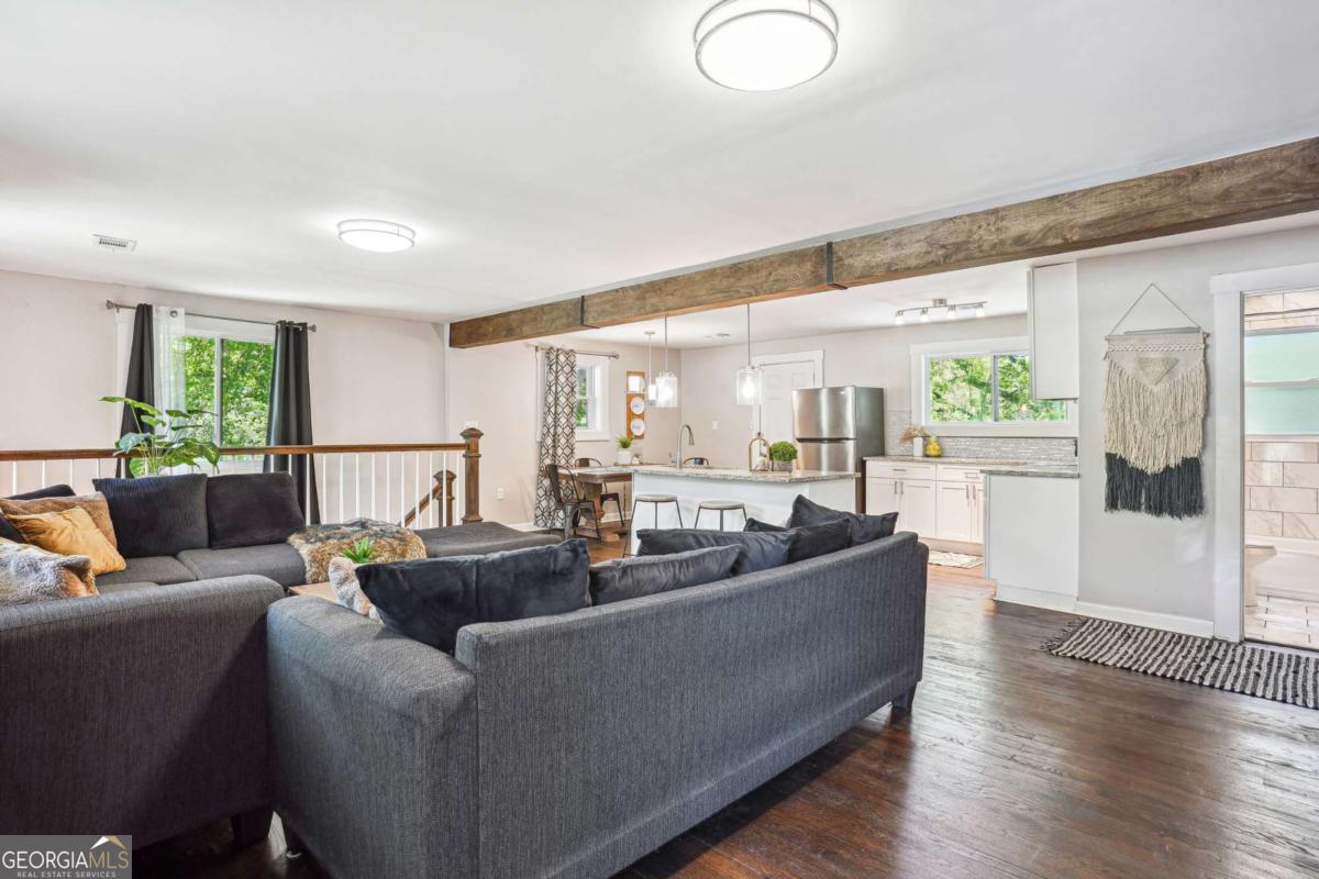 877 Lee Andrews Avenue SE