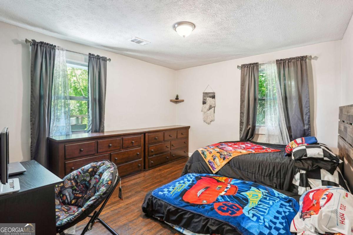 877 Lee Andrews Avenue SE