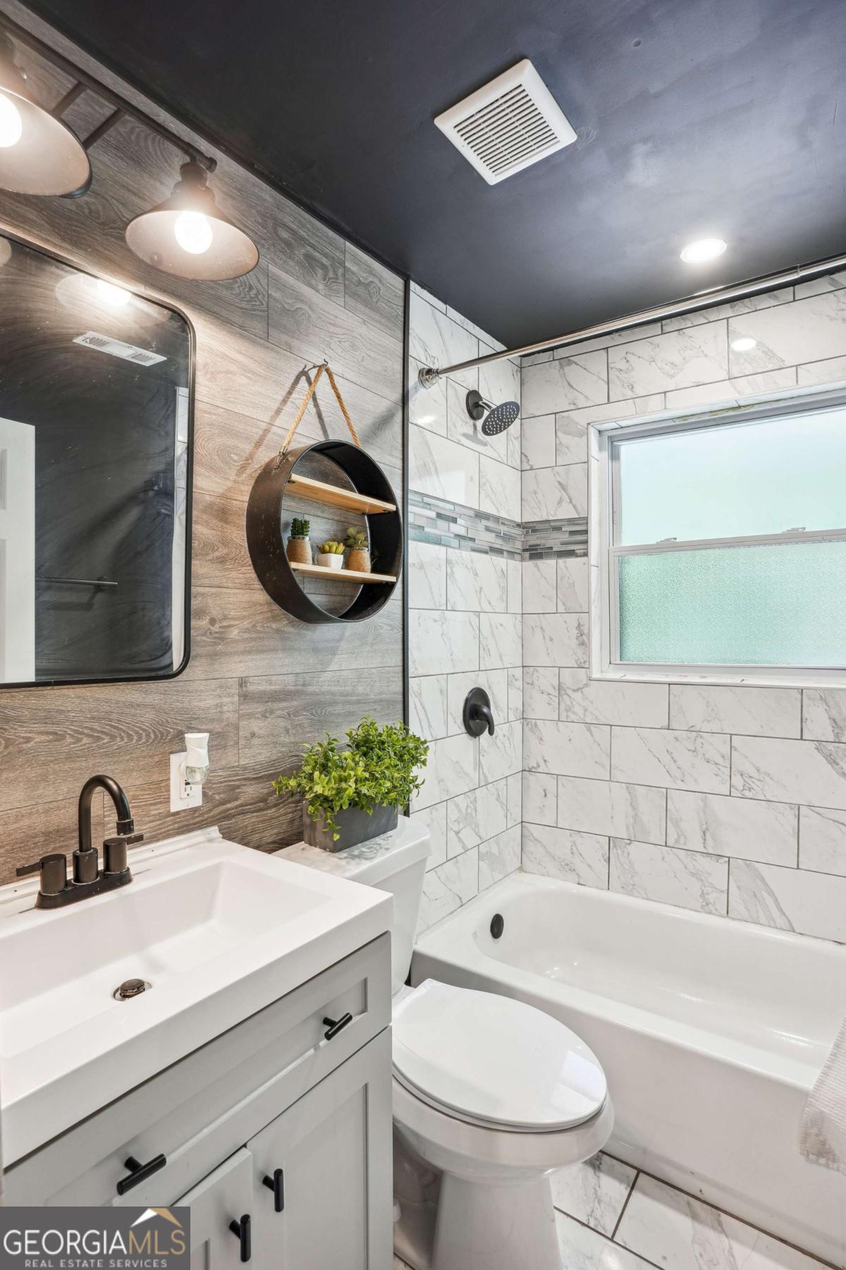 877 Lee Andrews Avenue SE