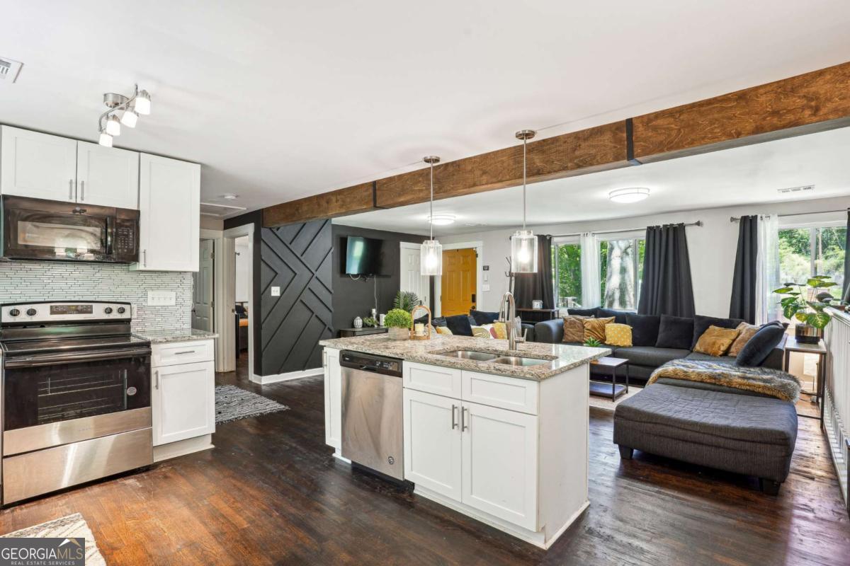 877 Lee Andrews Avenue SE