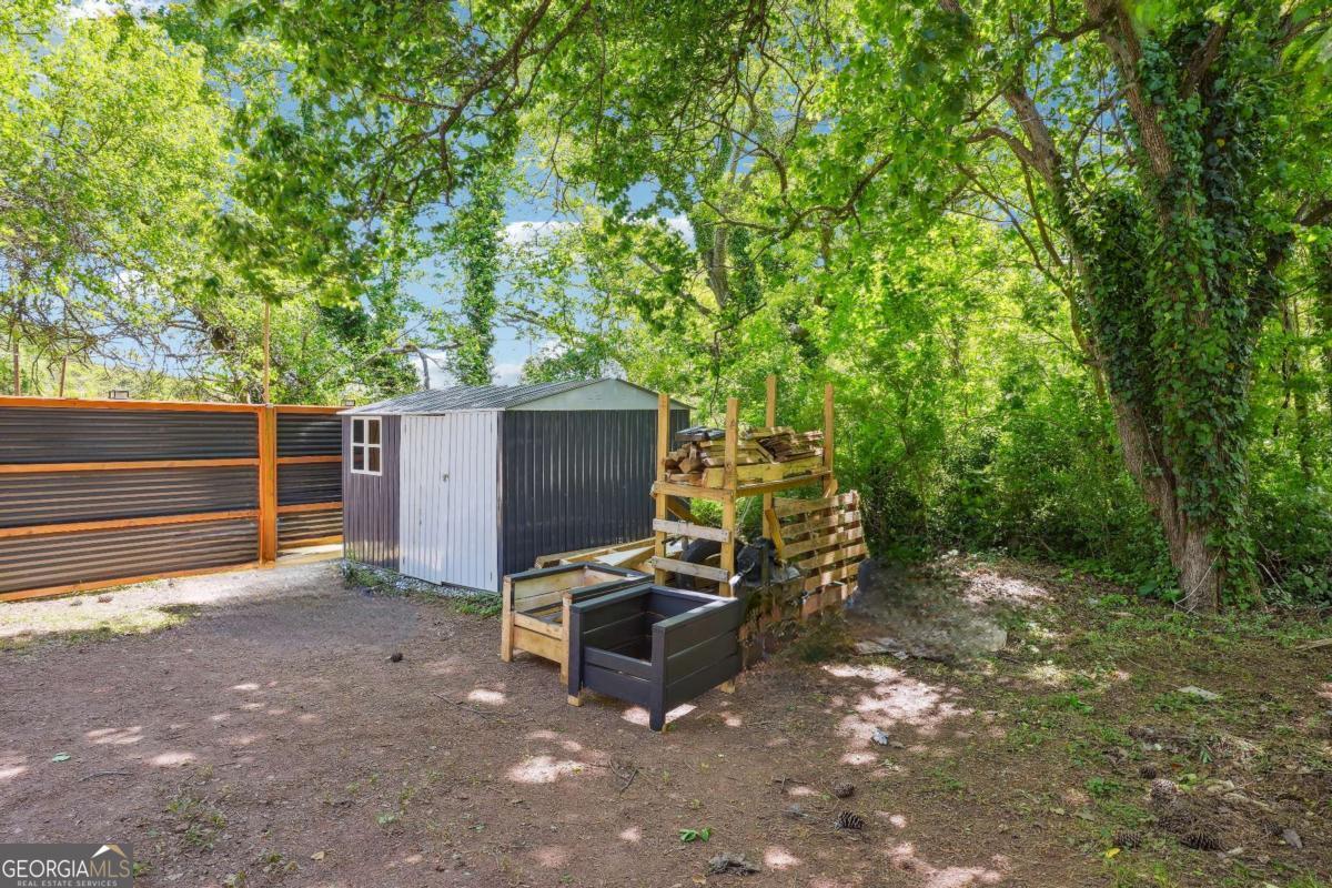 877 Lee Andrews Avenue SE