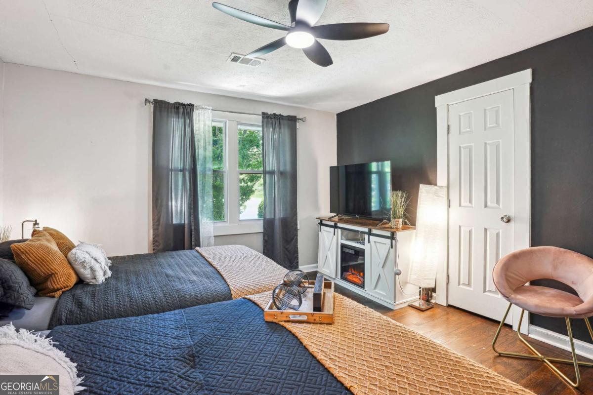 877 Lee Andrews Avenue SE