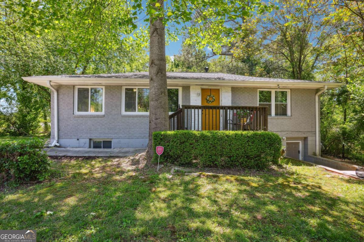 877 Lee Andrews Avenue SE