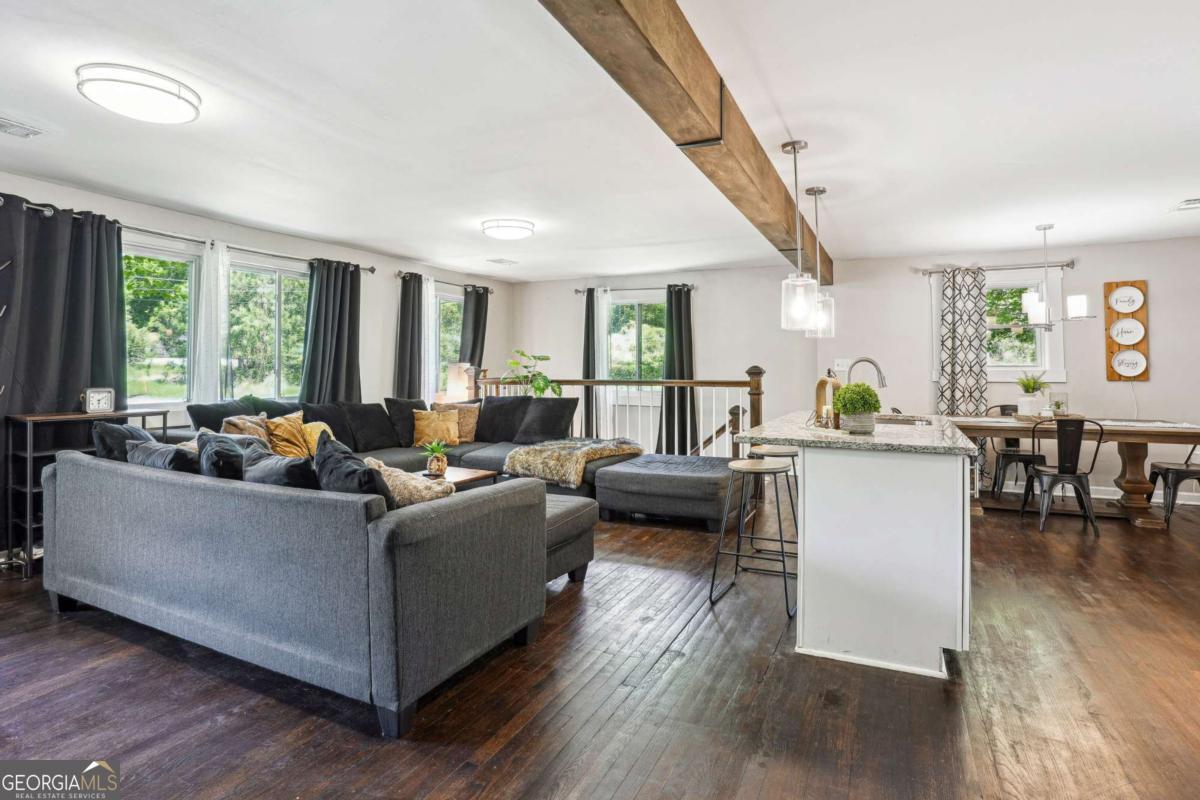 877 Lee Andrews Avenue SE