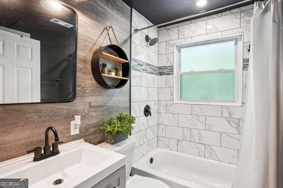 877 Lee Andrews Avenue SE