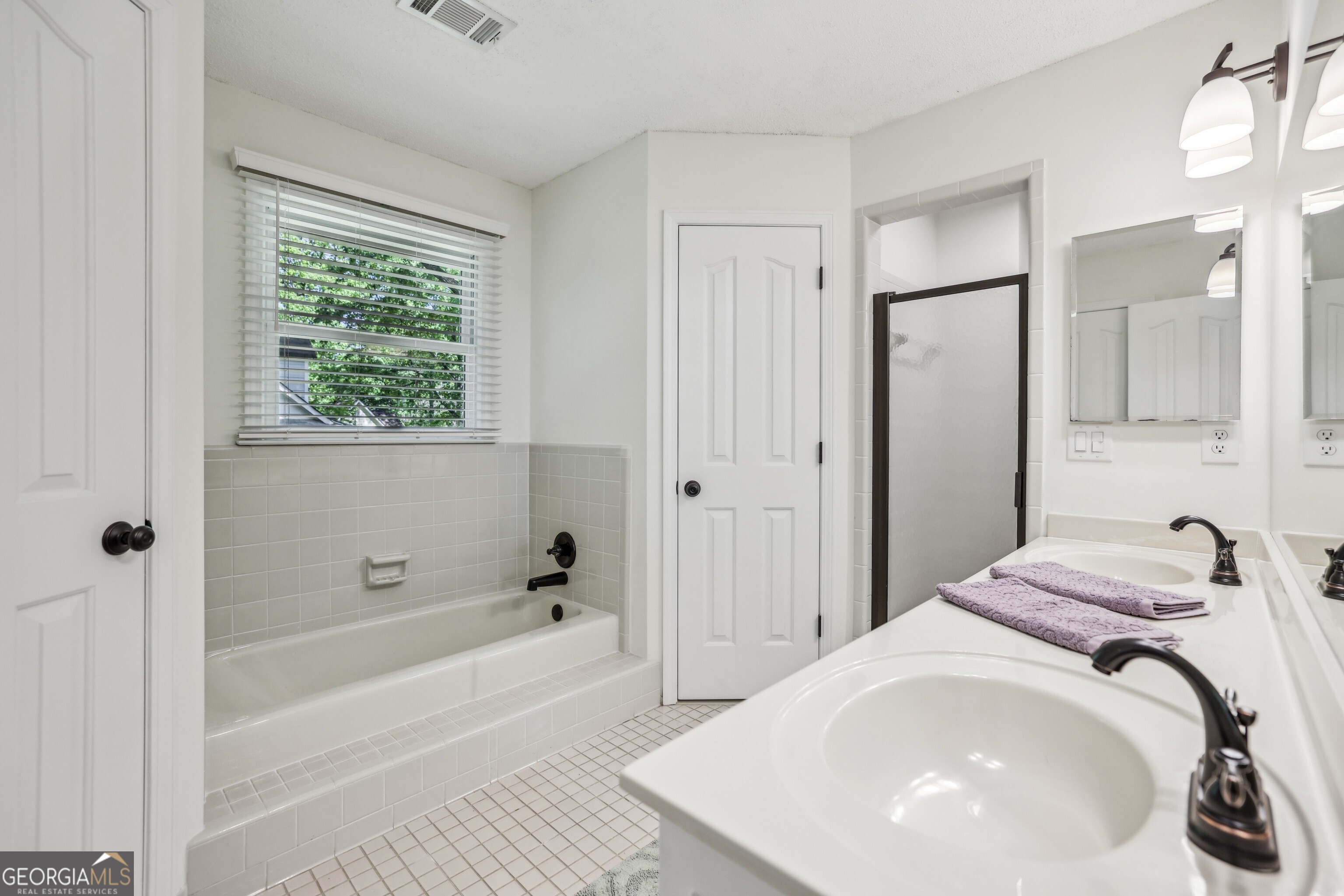1390 Barclay Drive