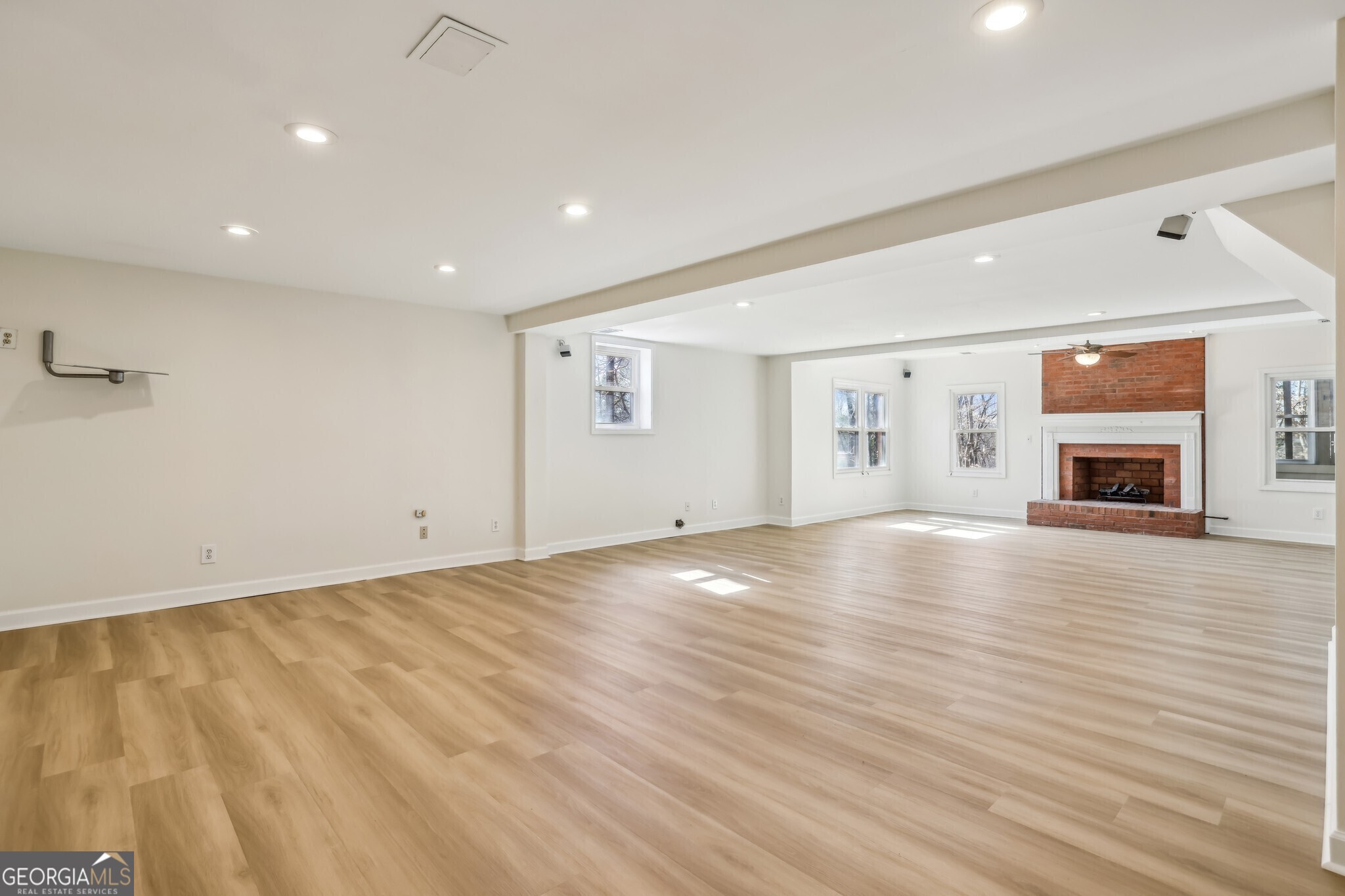 2975 Coles Way