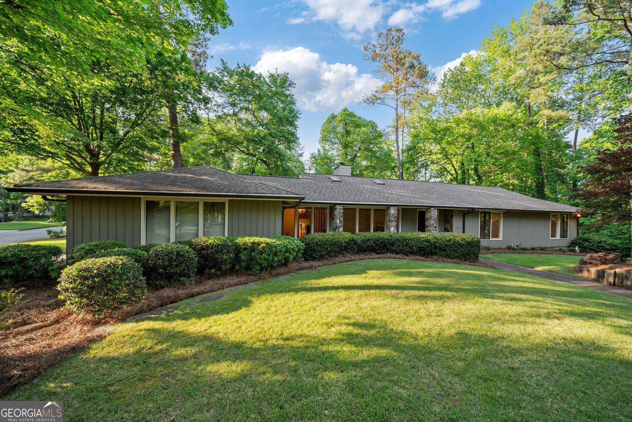 170 Mark Trail NW