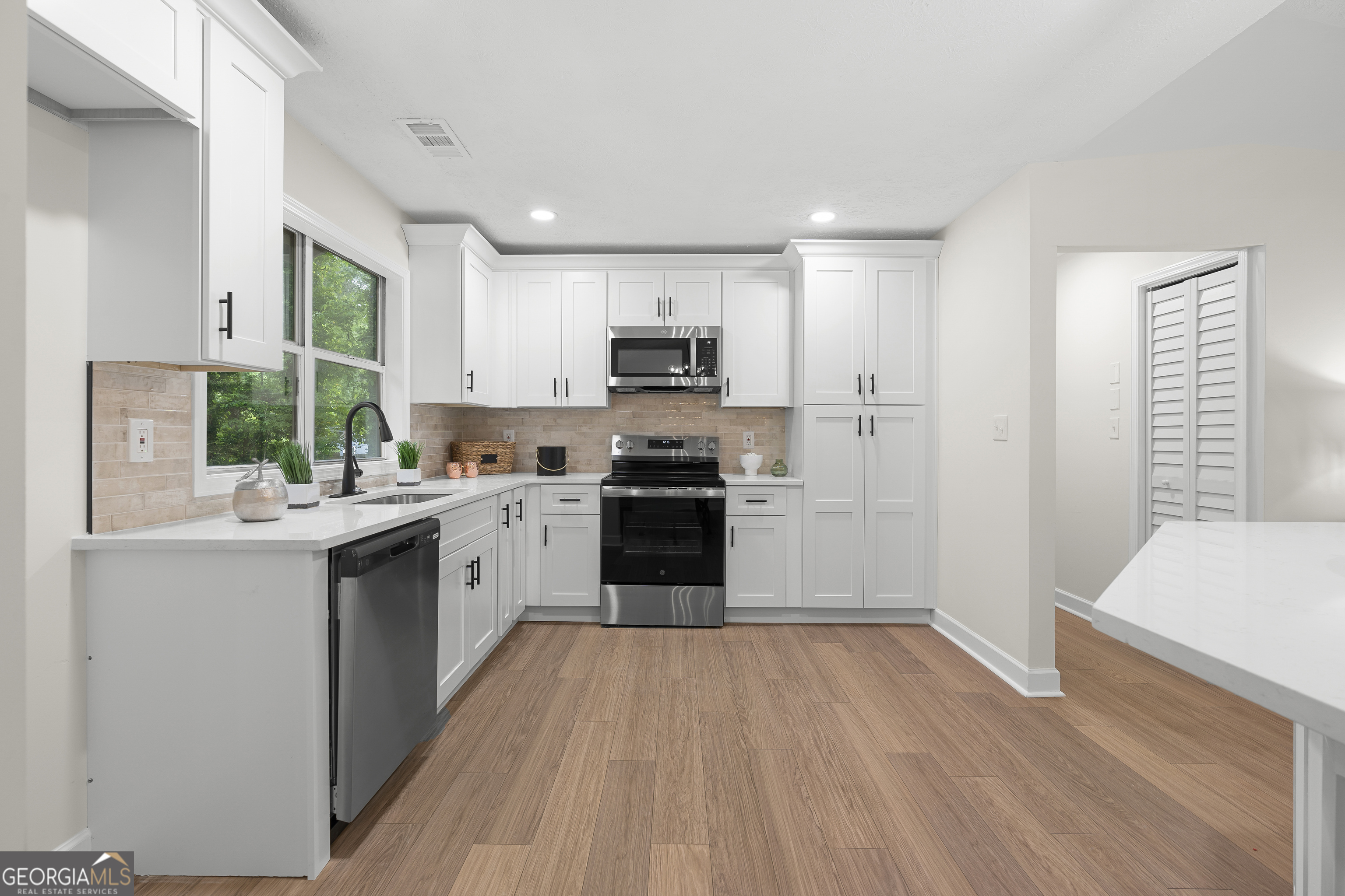 1490 Diplomat Drive