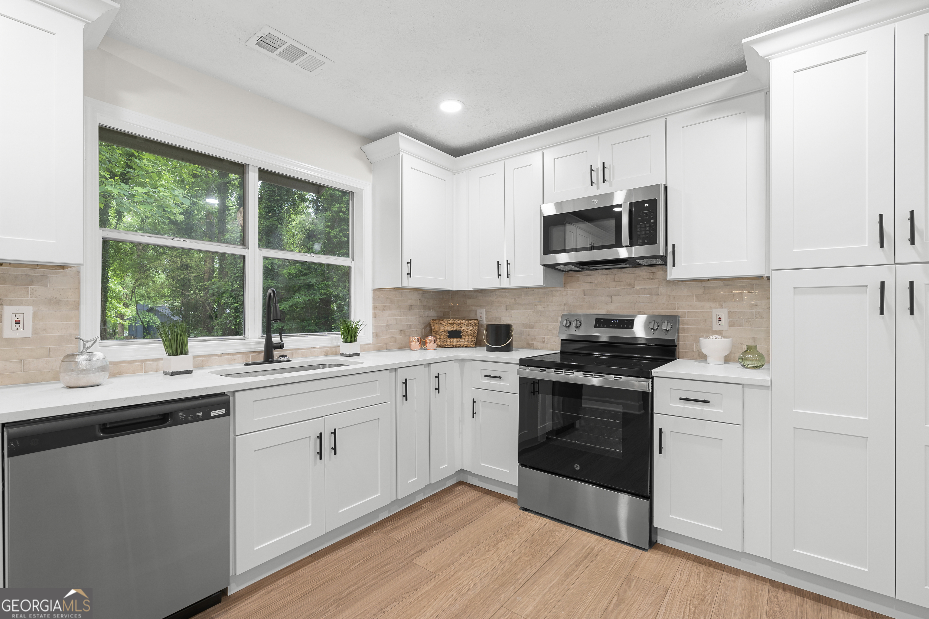 1490 Diplomat Drive