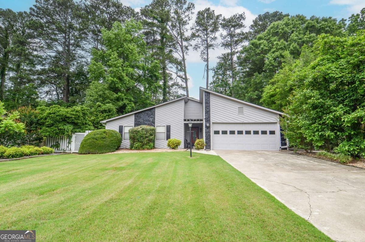 5697 Brooklyn Lane