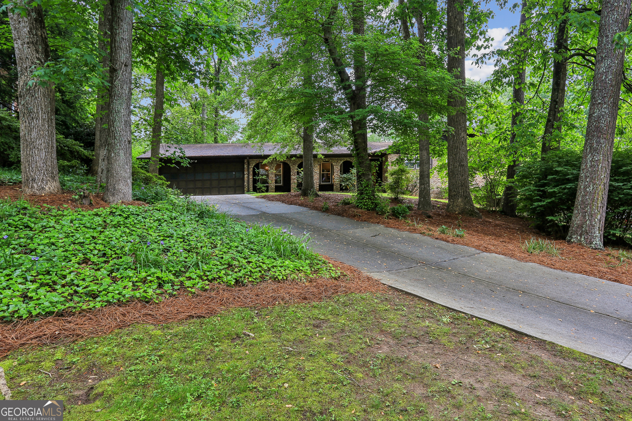 2700 Regency Drive E