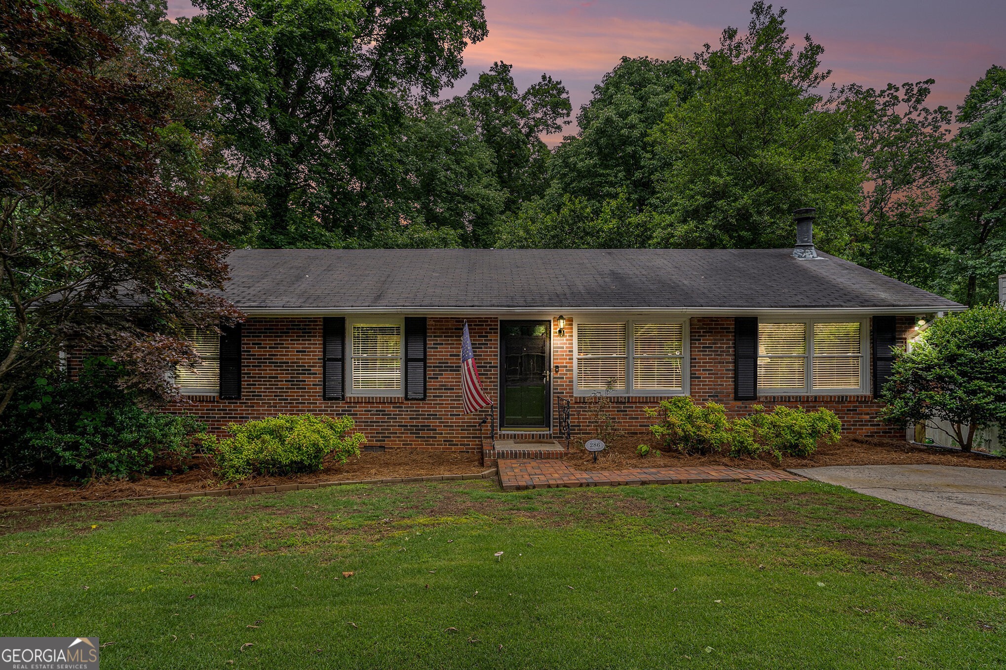 286 Indian Trail