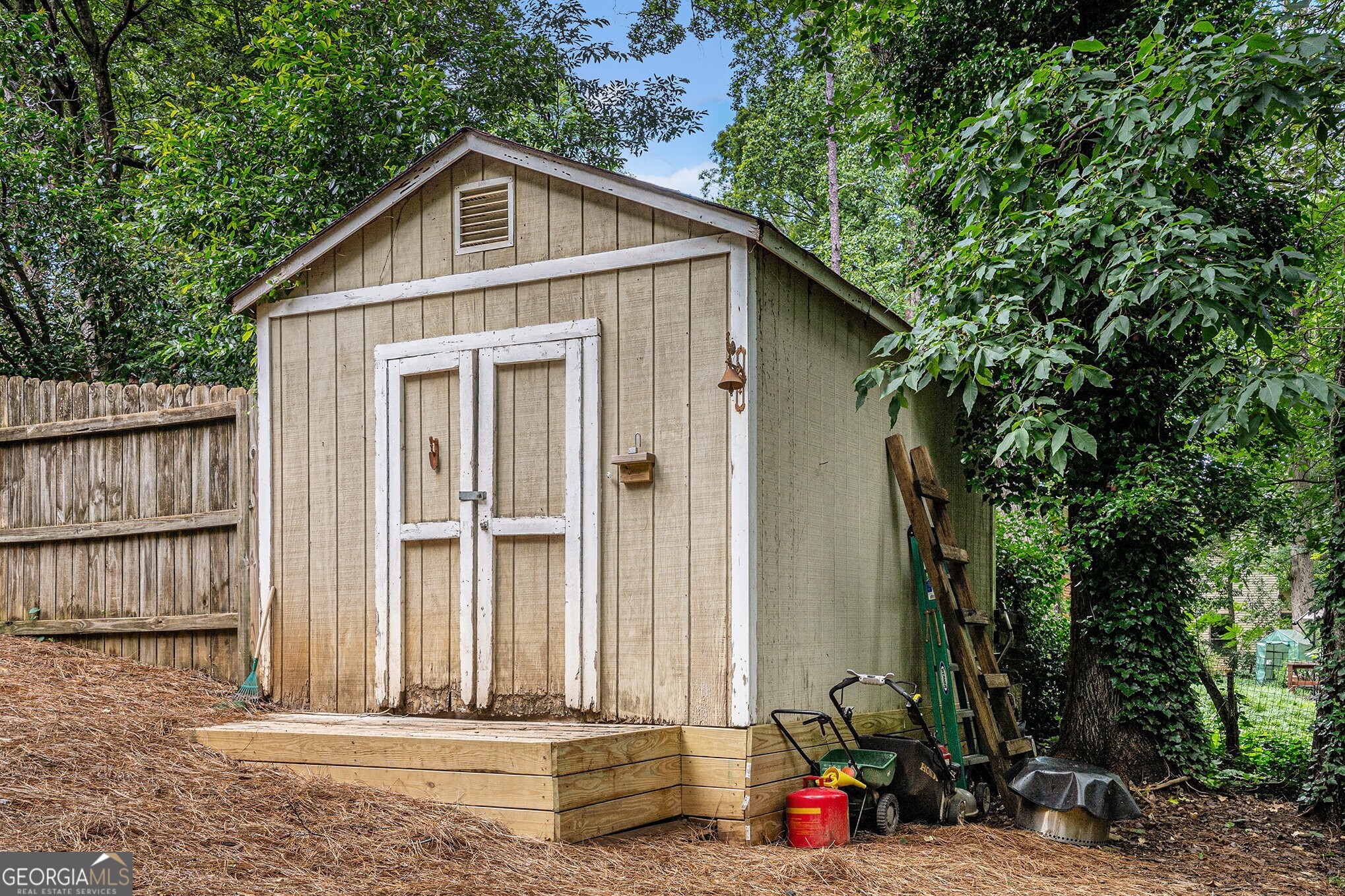 286 Indian Trail