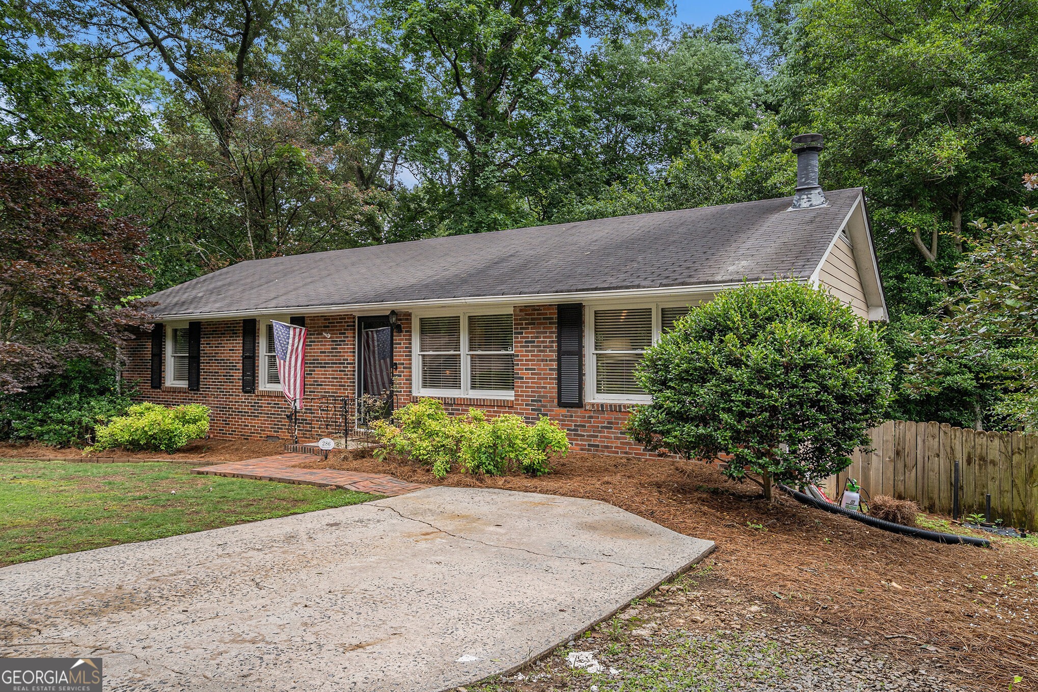 286 Indian Trail