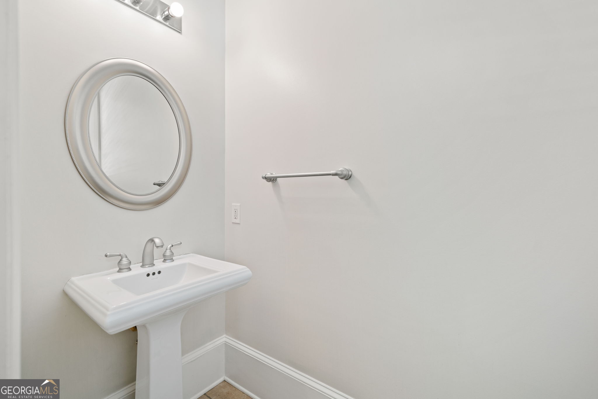 3770 Riverly Trace