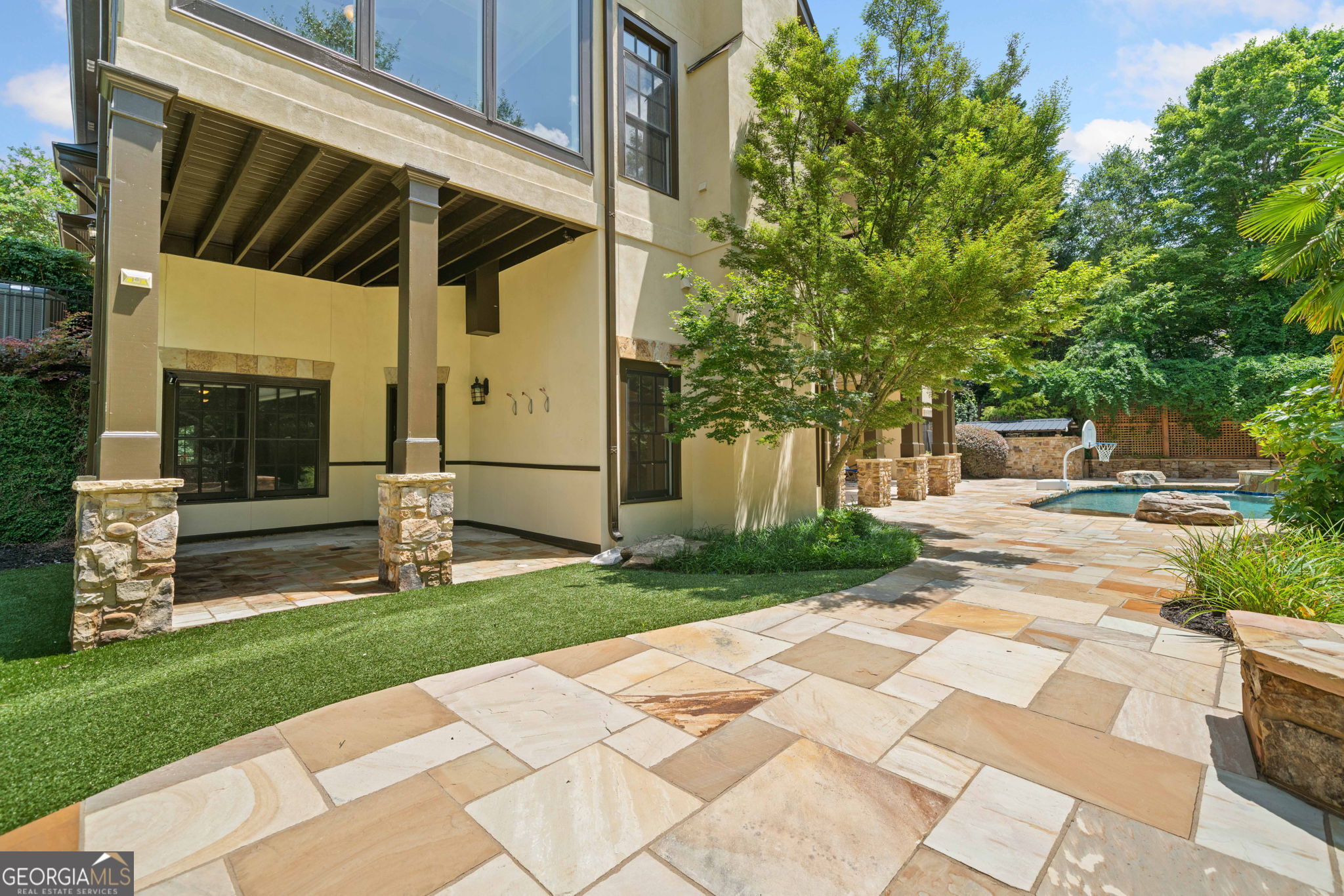 3770 Riverly Trace